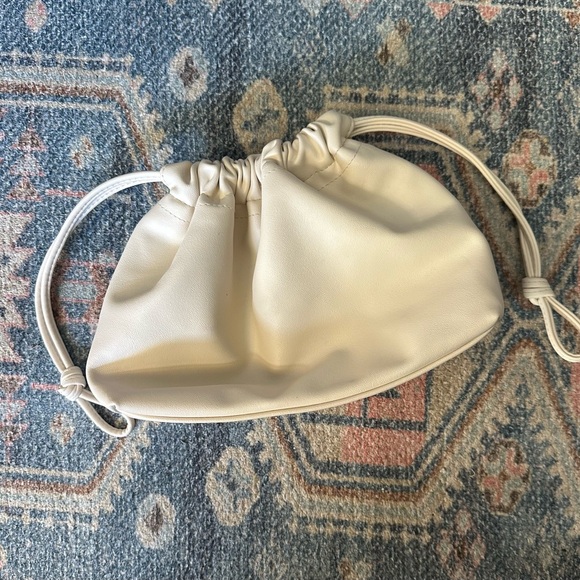 Universal Thread Drawstring Purse - Picture 1 of 7